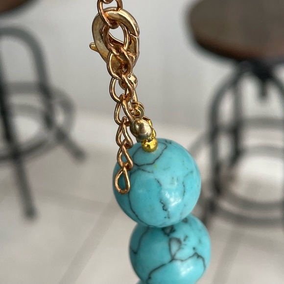 Beautiful chunky gold and turquoise colored beads - Picture 4 of 4